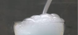 آزمایش حیرت آور یخ خشک؛ فرایندی که انجام آن می تواند حباب های بزرگ و شگفت انگیز تولید کند [تماشا کنید]