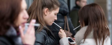 روسیه به دنبال تصویب قانون منع استعمال سیگار برای متولدین ۲۰۱۵ و پس از آن است