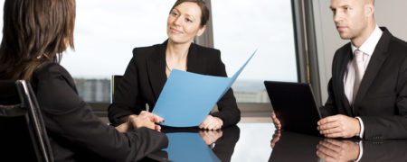 عادات غیرحرفه ای در هنگام مصاحبه که منجر به از دست رفتن موقعیت شغلی می شوند