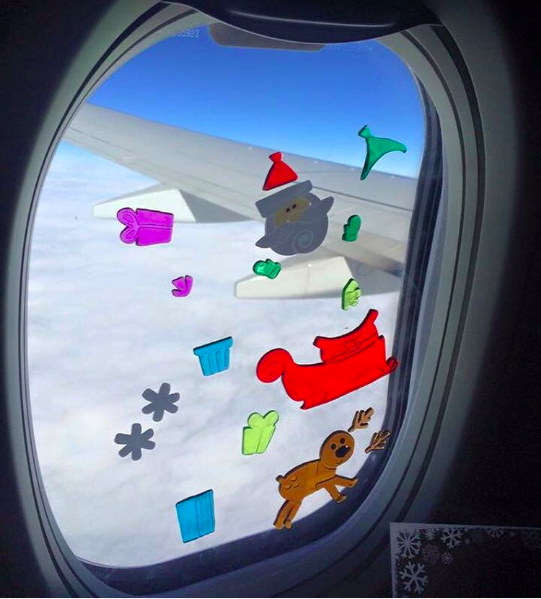 51- با استفاده از عروسک های ژله ای که به شیشه می چسبند، کودک خود را در طول پرواز و داخل هواپیما سرگرم نگه دارید. 