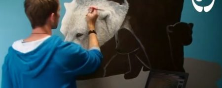 نقاشی واقع گرایانه و بسیار زیبای خرس قطبی که کشیدنش ۲ ماه طول کشیده است [تماشا کنید]