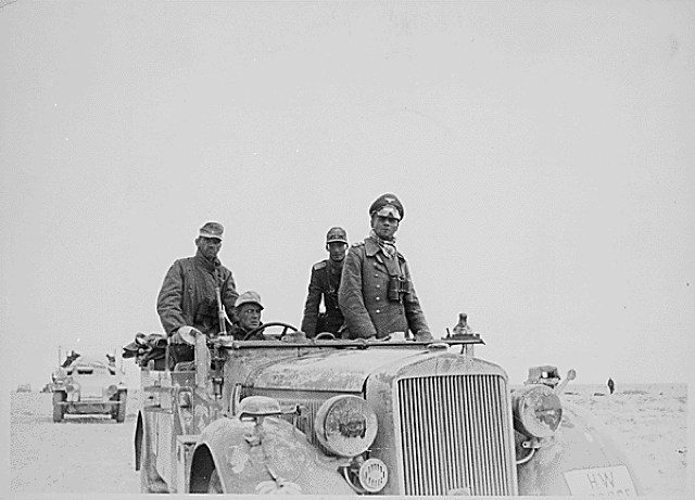 ژنرال اروین رومل با پانزدهمین Panzer Division - در سال 1941