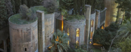 هنرمندی که با معماری خلاقانه یک کارخانه قدیمی را به مکانی دیدنی برای زندگی تبدیل کرده است