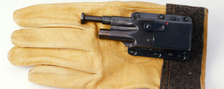 ۲۰ نمونه از عجیب ترین ابزارهای جاسوسی که تا به حال مورد استفاده قرار گرفته اند