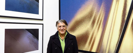 گالری گردی با روزیاتو؛ روایت رضا کیانیان از مرداب انزلی با نمایشگاه «آبی بیکران»