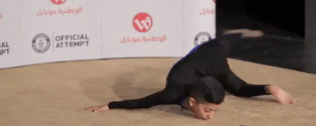 «پسر عنکبوتی» از فلسطین رکورد انعطاف پذیر ترین بدن دنیا را شکست [تماشا کنید]