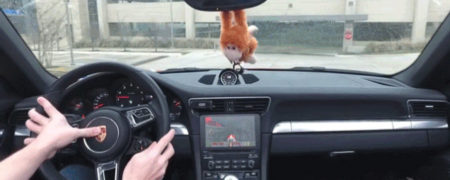 عجیب اما واقعی؛ اجرای بازی خاطره انگیز دوم بر روی پورشه ۹۱۱ [تماشا کنید]