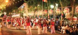 گزارش روزیاتو از جشنواره های فصلی در سریلانکا، سرزمین معابد