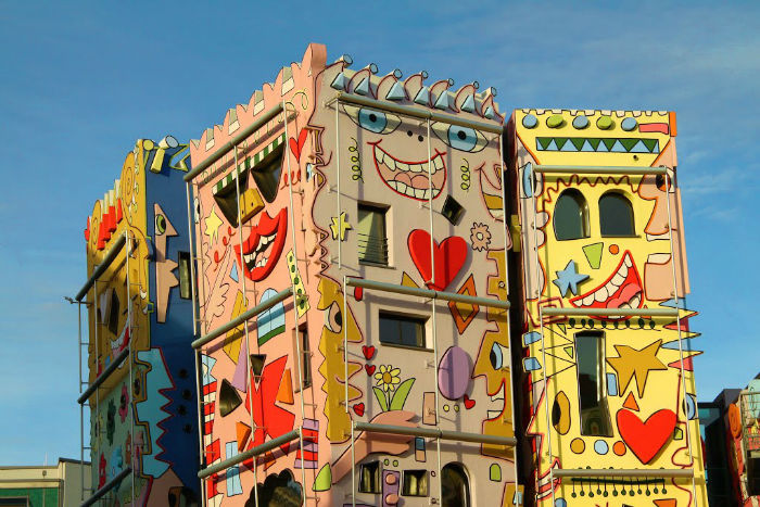هپی ریتزی؛ ساختمانی در آلمان با نقاشی های کارتونی جذاب و انتزاعی