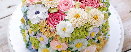 نگاهی به تصاویر کیک های بسیار زیبایی که به شکل شکوفه های بهاری تزئین شده اند