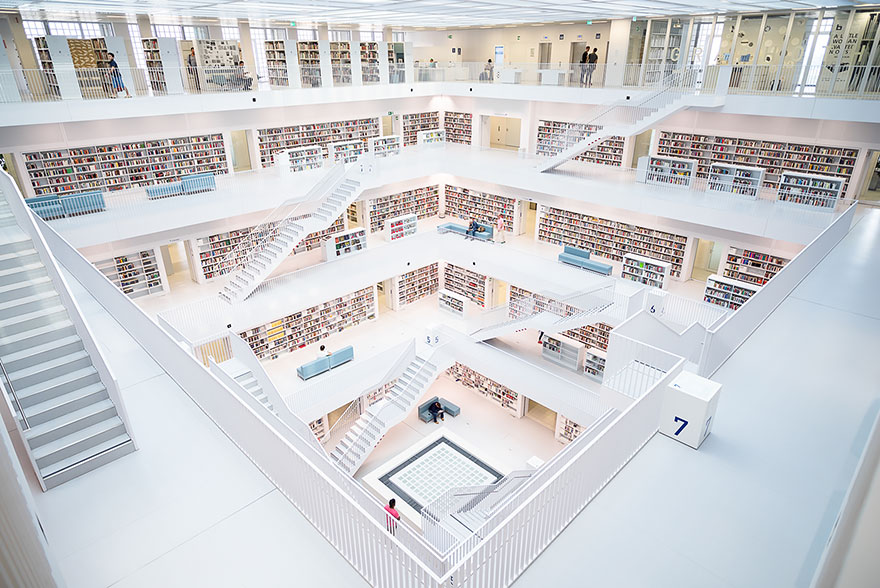 کتابخانه شهر - اشتوتگارت - آلمان