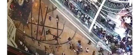 مجروح شدن نزدیک به ۲۰ نفر در اثر تغییر جهت ناگهانیِ پله برقی در هنگ کنگ [تماشا کنید]