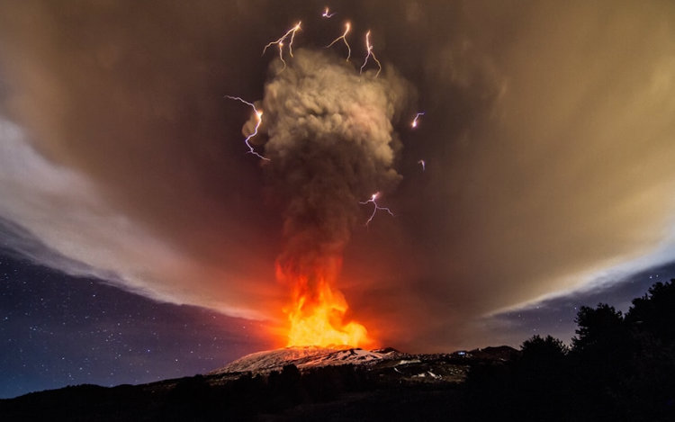 مجموعه تصاویری که فوران دوباره مرتفع ترین آتشفشان اروپا را نشان می دهند