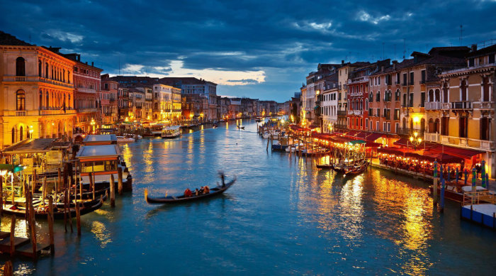 مجموعه تصاویری که زیبایی ها و نقاط دیدنی شهر ونیز ایتالیا را نشان می دهند