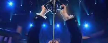 ۱۰ نمونه از حیرت انگیز ترین و عجیب ترین ترفندهای شعبده بازی که تا به حال انجام شده اند