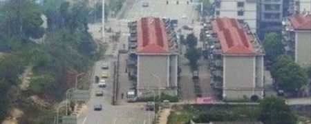 ۲۵ نمونه از عجیب ترین و خنده دارترین اشتباهات معماری در سازه های گوناگون