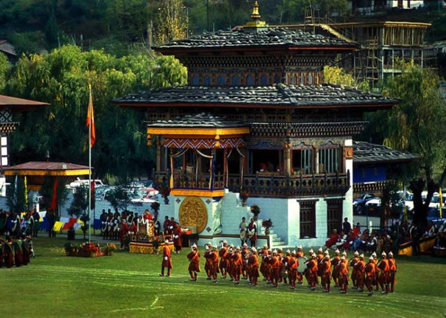 بوتان، یکی از عجیب ترین کشورهای دنیاست به گونه ای که هنوز کسی نمی داند جمعیت واقعی آن چه میزان است. آخرین سرشماری صورت پذیرفته در بوتان به سال 1975 میلادی باز می گردد.