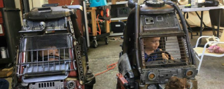 پدری که خودروهای اسباب بازی فرزندانش را به ماشین های فیلم «مکس دیوانه: جاده خشم» تبدیل کرده است