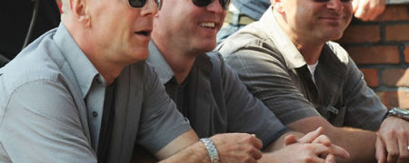 تصاویر جالب و دیدنی که بازیگران مشهور هالیوود را در کنار بدل هایشان نشان می دهند