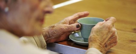 آیا نوشیدن قهوه به طور مرتب موجب افزایش طول عمر می شود؟