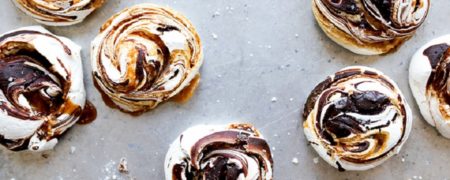 خوشمزه روز: طرز تهیه مرنگ شکلاتی [تماشا کنید]