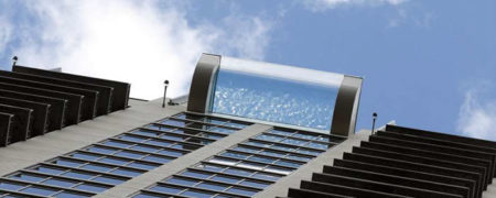 شنا در ارتفاع ۱۵۲ متری؛ با ترسناک ترین استخر جهان در تگزاس آشنا شوید [تماشا کنید]