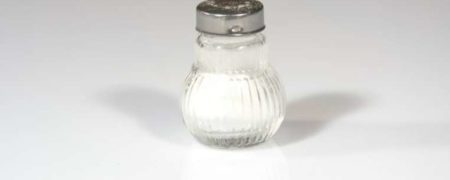 چرا بسیاری از افراد در کاهش میزان مصرف نمک روزانه، توفیق چندانی ندارند؟