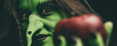 چرا نقش های منفی و شرور فیلم ها در اکثر مواقع مشکلات پوستی دارند؟