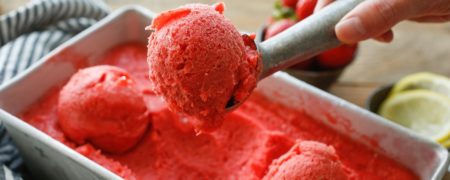 خوشمزه روز:  یخ در بهشت توت فرنگی و لیمو [تماشا کنید]