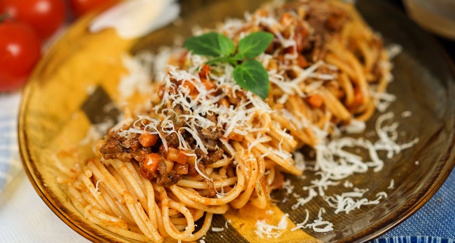 خوشمزه روز: اسپاگتی با سس بلونز [تماشا کنید]