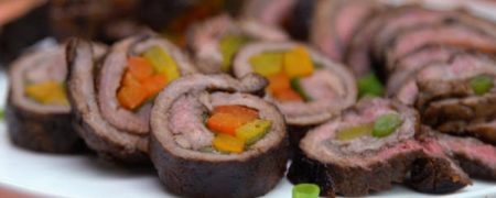 خوشمزه روز: رول استیک با سرکه بالزامیک و سبزیجات [تماشا کنید]