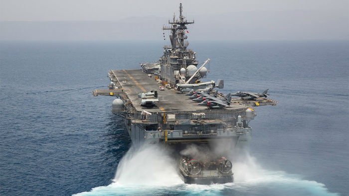 نگاهی نزدیک به کشتی جنگی «یو اس اس کیارسارژ» نیروی دریایی ایالات متحده آمریکا