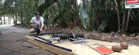 تله موش غول پیکری که هر چه در دامش گرفتار شود را منهدم می کند [تماشا کنید]