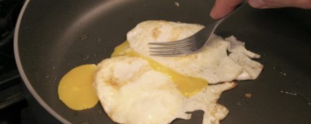 ۸ خوراکی مفید که گنجاندن آنها در وعده صبحانه، به اندازه نوشیدن قهوه به شما انرژی می دهد