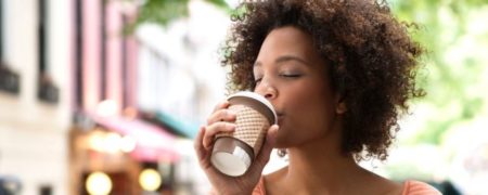 نوشیدن ۴ فنجان قهوه پیش از ورزش، می تواند سبب سوزاندن کالری بیشتری شود