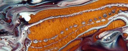 ویدئوی که با ترکیب رنگ، روغن و صابون شما را به دنیای کهکشان ها می برد [تماشا کنید]