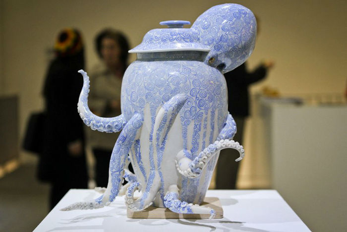 ceramic-pot-octopus-kitsch-kogei-keiko-masumoto-03-w700