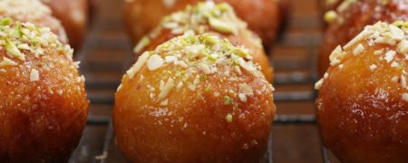 خوشمزه روز: طرز تهیه دونات هندی: گلاب جامون [تماشا کنید]