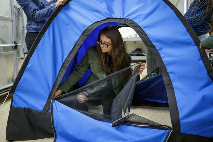 solar-powered-tent-invention-homeless-teen-girls-26-w700