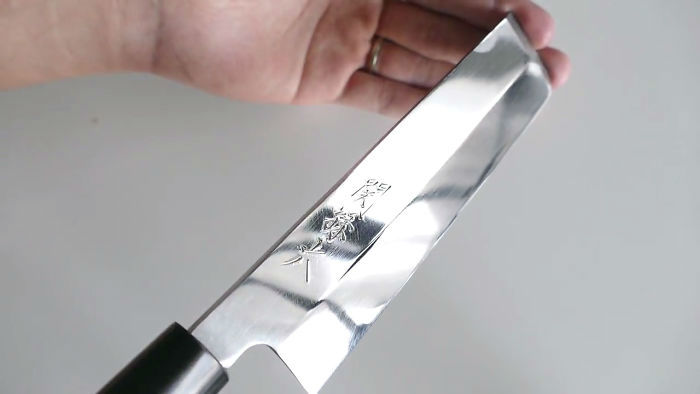 traditional-japanese-knife-polishing-9-594a11aca5fc7-png__700-w700