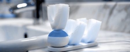 نخستین مسواکی که بدون کمک دست و در عرض ۱۰ ثانیه دندان ها را می شوید [تماشا  کنید]