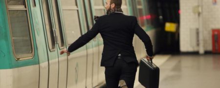 چرا بعضی اشخاص در بیشتر کارهای خود تاخیر دارند و دیر سر قرارها حاضر می شوند؟