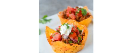 خوشمزه روز: تاکوی گوشت در کاسه های پنیری [تماشا کنید]