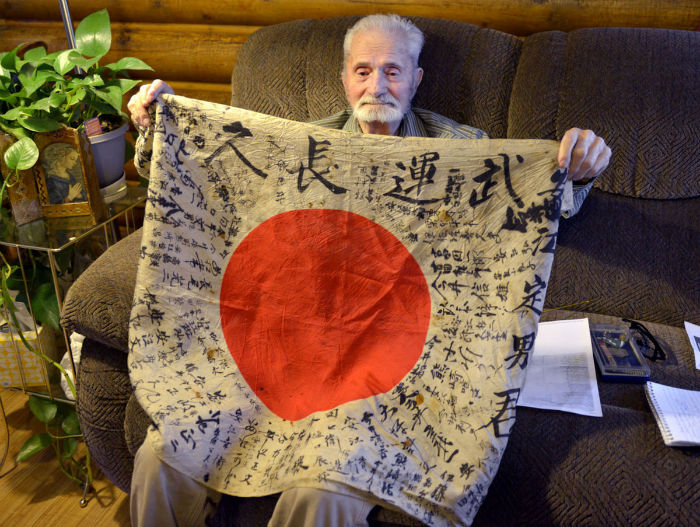 یادگاری یک سرباز ژاپنی در جنگ جهانی دوم پس از ۷۳ سال به خانواده اش بازگردانده شد