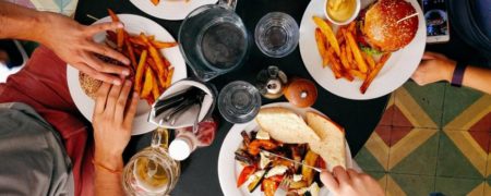 قوانین نانوشته ای که هر کسی باید در رستوران آن ها را رعایت کند