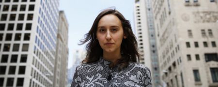 با خانم جوانی آشنا شوید که دانشگاه هاروارد وی را «انیشتین بعدی» نامیده است