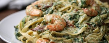 خوشمزه روز: آلفردوی میگو، بیکن و اسفناج [تماشا کنید]