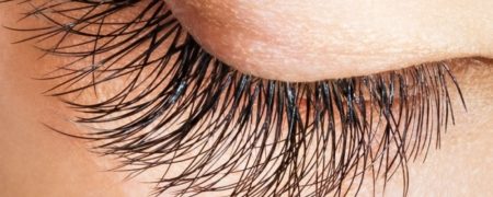 معرفی ۱۰ ترفند کاربردی برای اینکه مژه های بلندتری داشته باشید