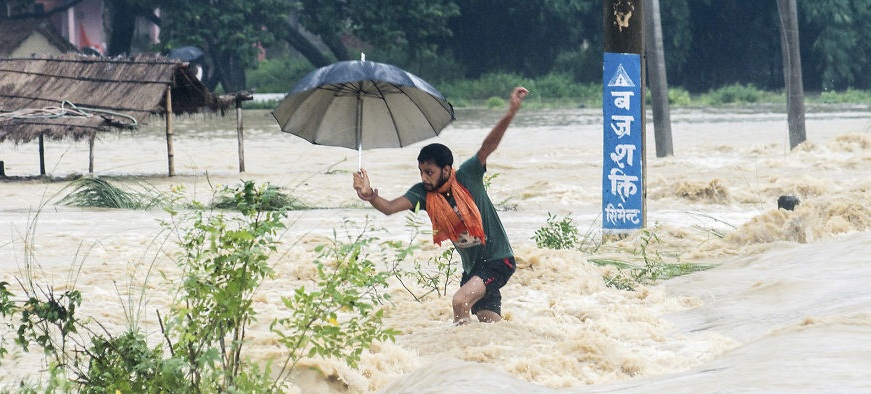 جاری شدن سیل در نپال هند و بنگلادش هزاران کشته و بی خانمان به دنبال داشته است