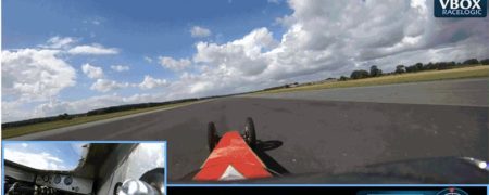 فرار از مرگ در سرعت ۴۸۳ کیلومتر در ساعت با ماشین مسابقه ای [تماشا کنید]